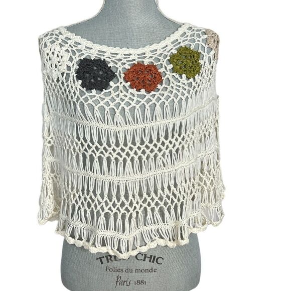 Bohemian Crocheted Cropped Poncho Size One Size Fits All - Picture 2 of 4
